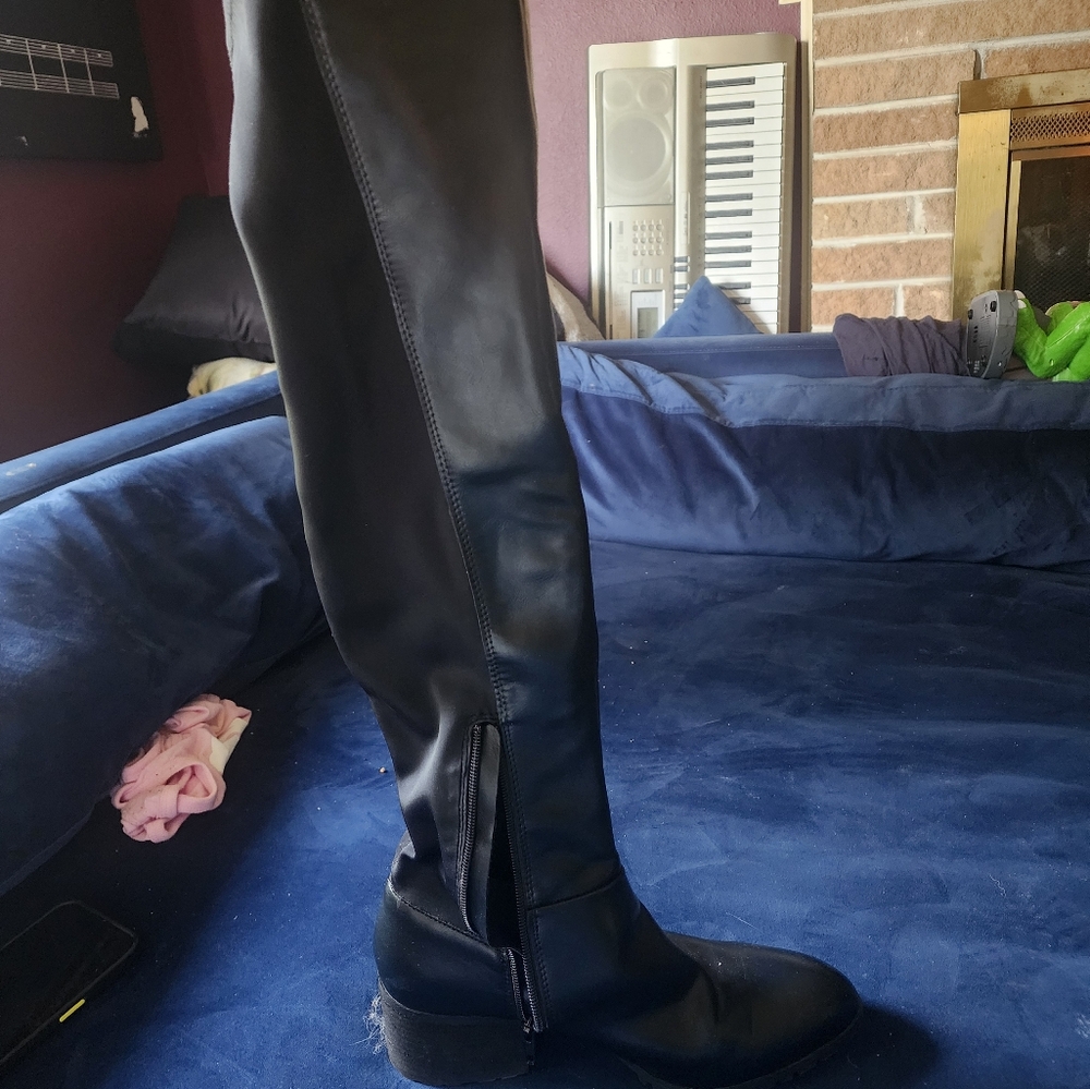 Women's black over the knee Charles by Charles David size 9.5